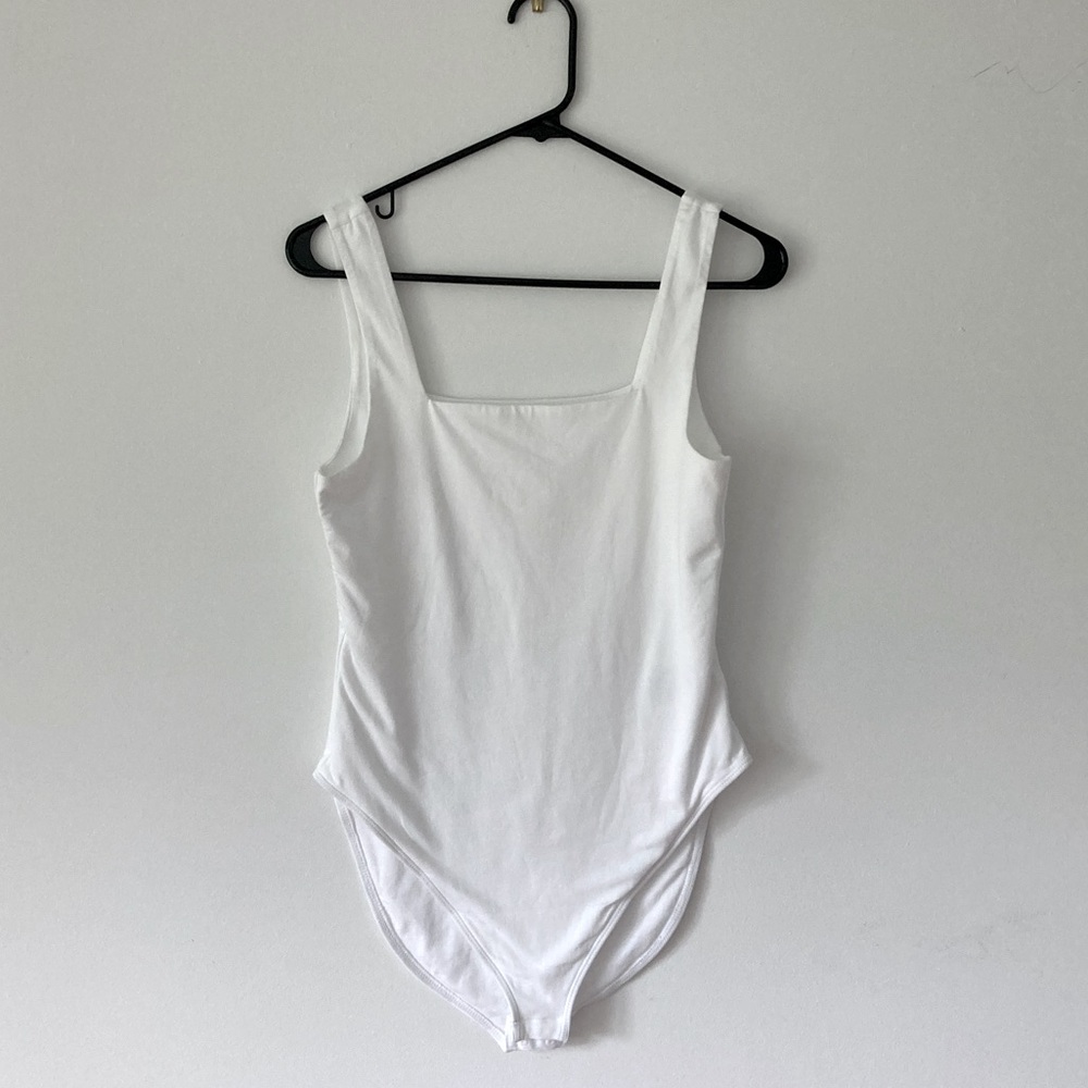 Old Navy White Sleeveless Bodysuit Medium